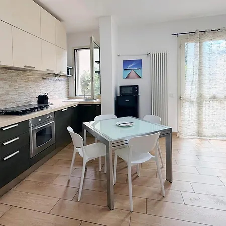 Guesthost - Historic Center Two-levels Flat X6 *
