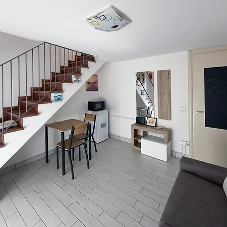 Guesthost - Historic Center Two-levels Flat X6