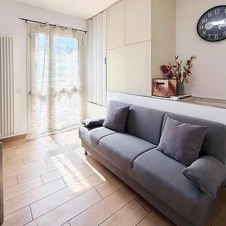 Guesthost - Historic Center Two-levels Flat X6 아파트 라벤나