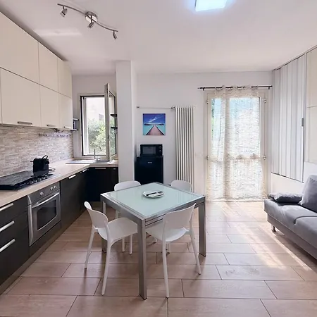 Guesthost - Historic Center Two-levels Flat X6 *